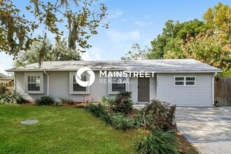Building Photo - 3 Bedroom Pet-Friendly Home in LEESBURG, FL with Main Street Renewal