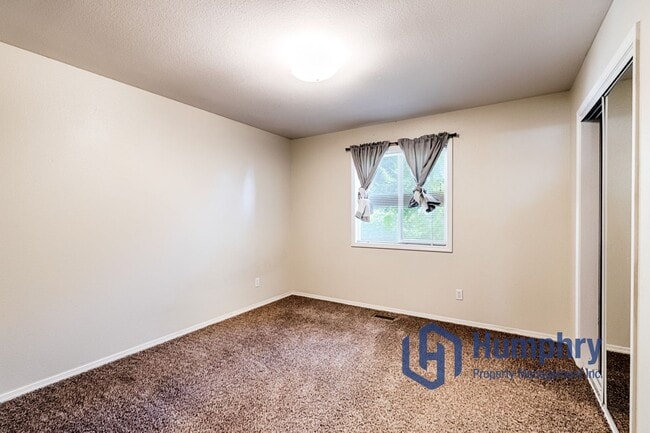 Building Photo - Charming home minutes from Settler's Park