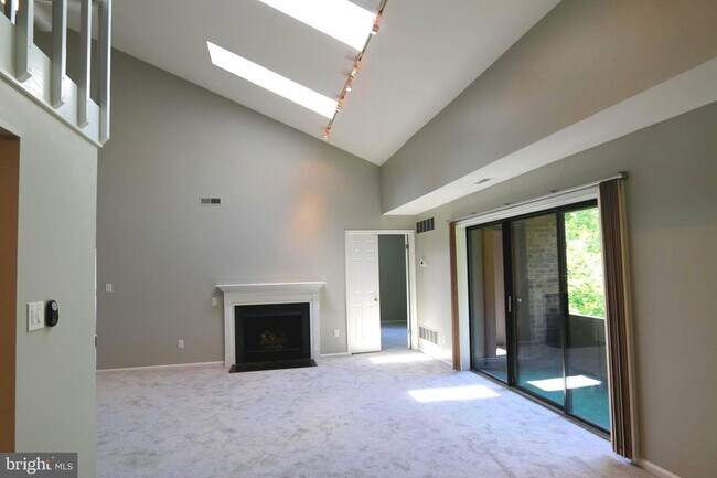 Building Photo - 1709 Mountainview Dr