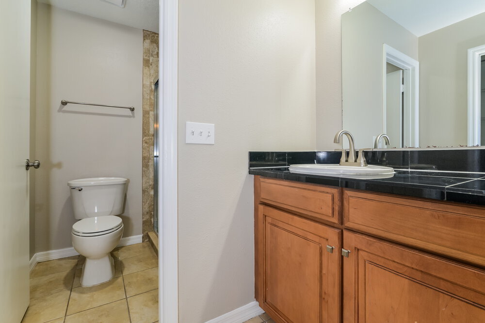 Building Photo - 336 Shorewood Dr