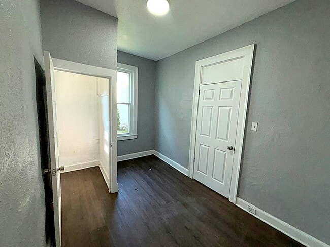 Building Photo - 462 Wood St