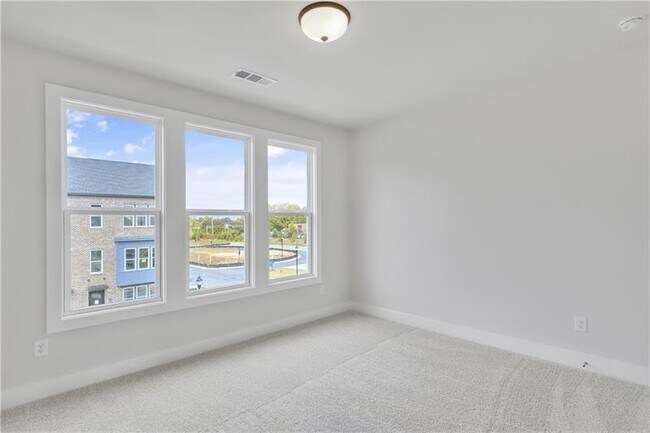 Building Photo - 2686 Evers Dr NE