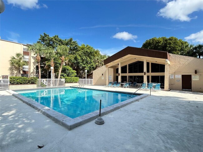 Building Photo - 14301 N Kendall Dr