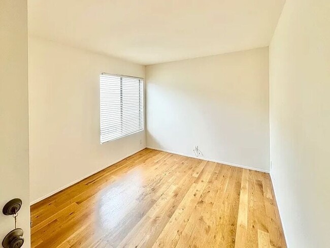 Building Photo - 8316 Via Sonoma