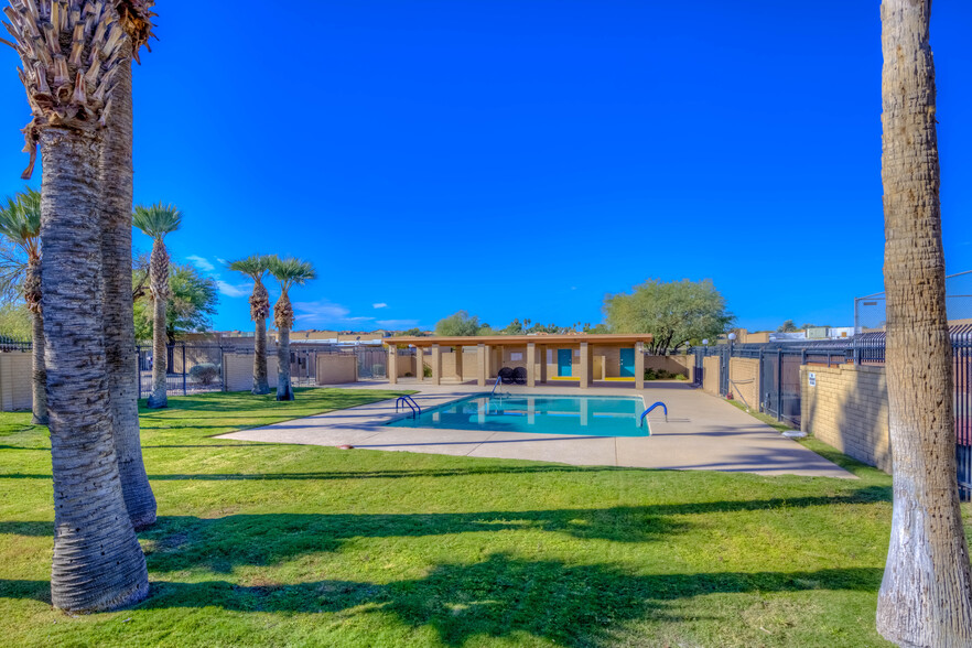 second community pool - 982 S Pantano Rd