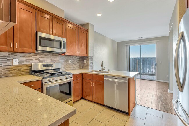 Building Photo - 929 Monarch Cir