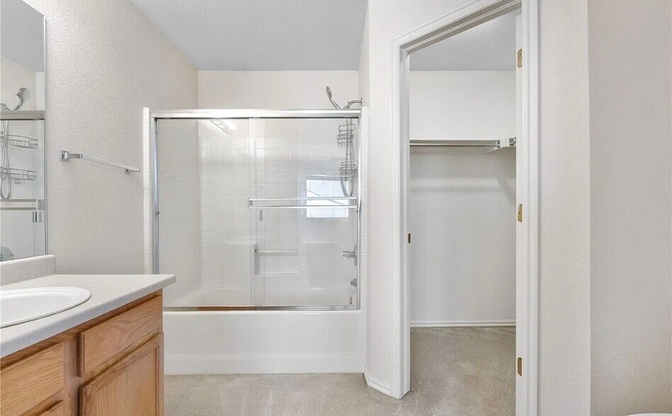 Building Photo - 18897 E Linvale Pl