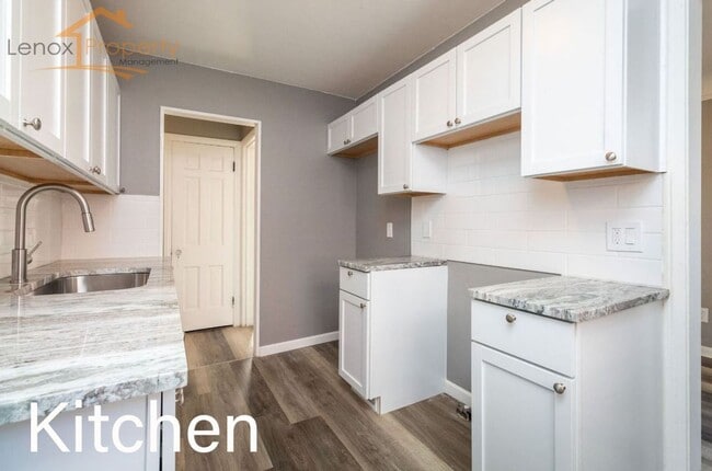 Building Photo - Beautiful 3 bedroom home in Dearborn