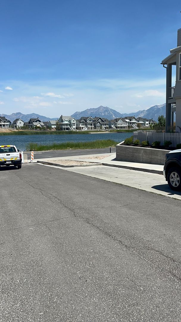 Building Photo - 3 Bedroom/2 Bathroom townhome in South Jordan