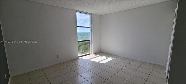 Building Photo - 13499 Biscayne Blvd