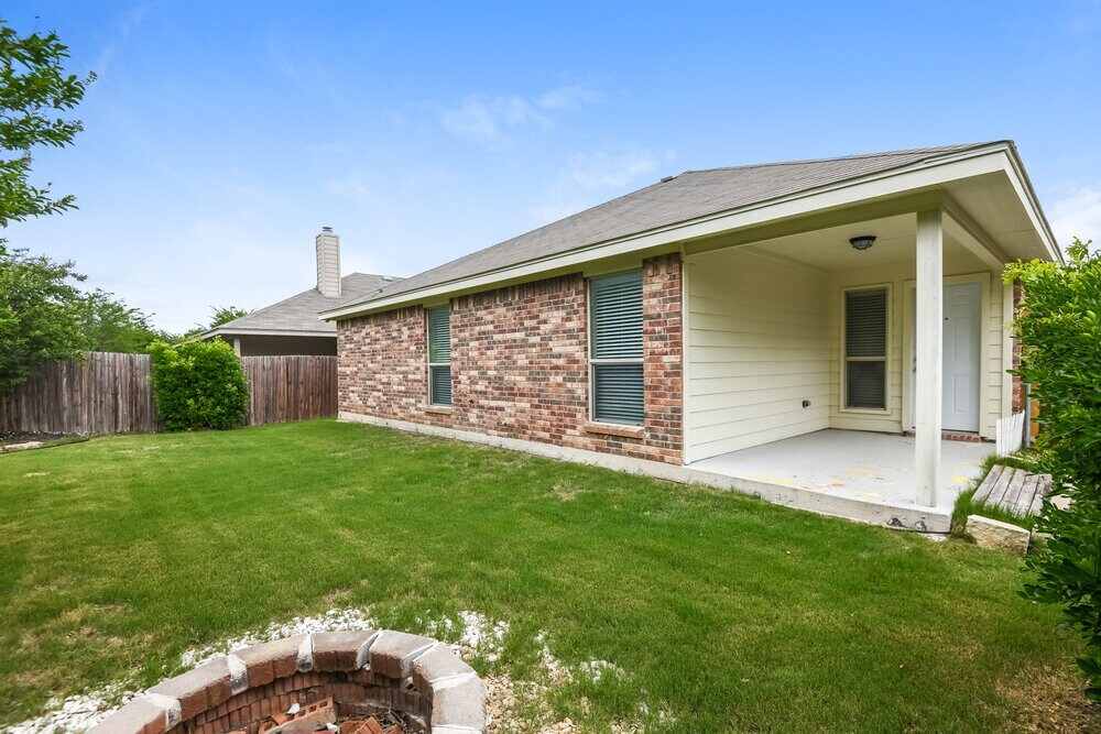Building Photo - 272 Spring Hollow Dr