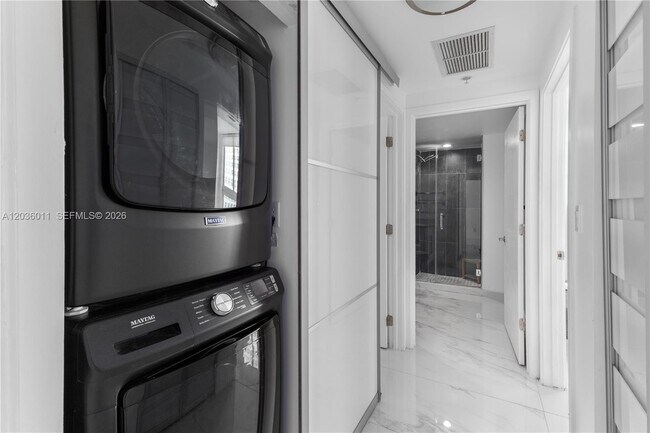 Building Photo - 325 S Biscayne Blvd