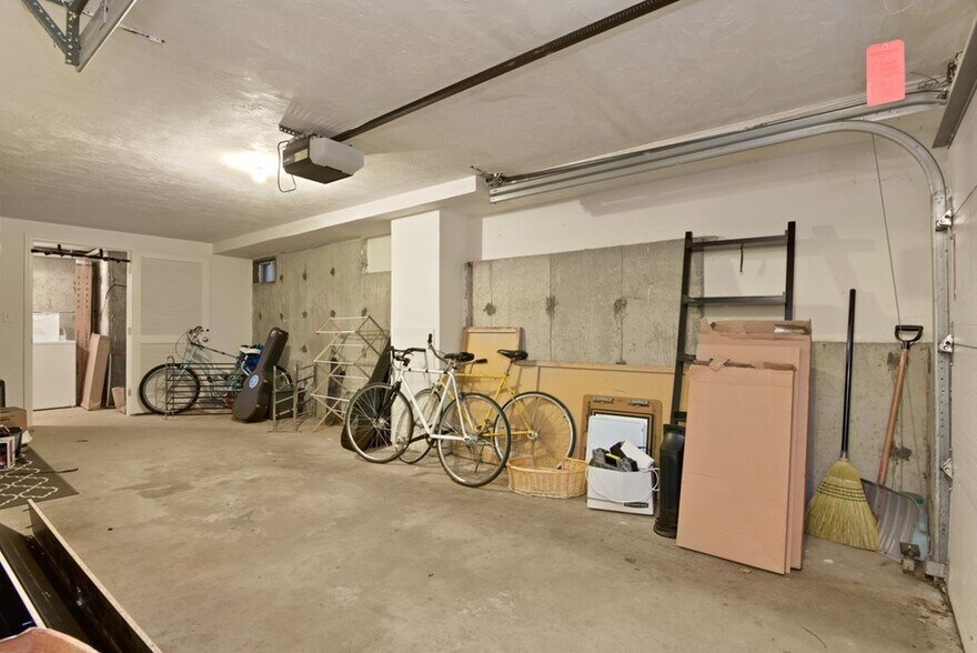 Building Photo - 214 Parker Hill Ave