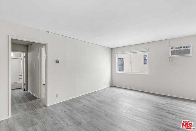 Building Photo - 1811 Parnell Ave