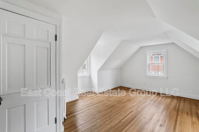 Building Photo - 720 Northern Ave