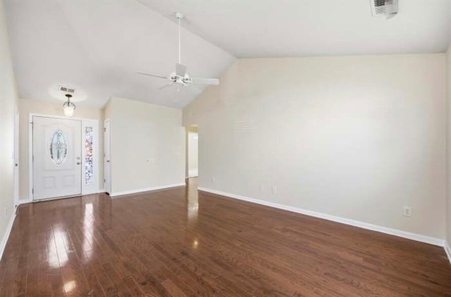 Building Photo - 1193 Jumper Trail Cir