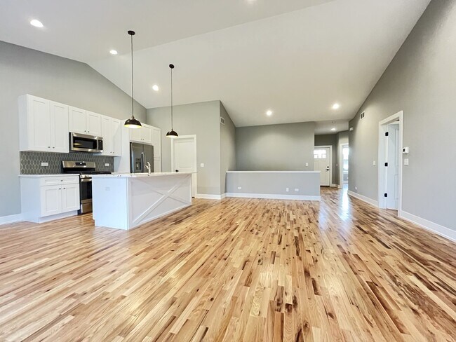 Building Photo - 956 Partridge Cir