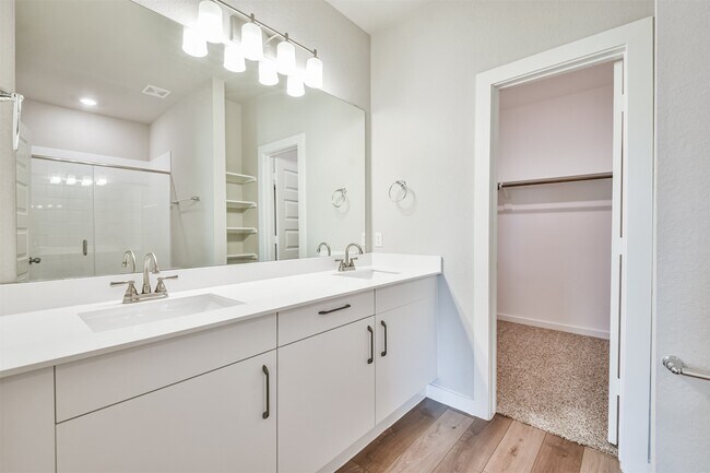 Building Photo - 25129 Pacific Wren Dr