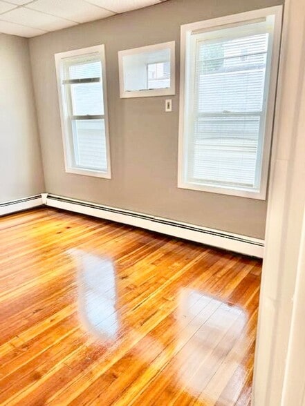 Building Photo - 22-24 Lawn Avenue - Unit #1R