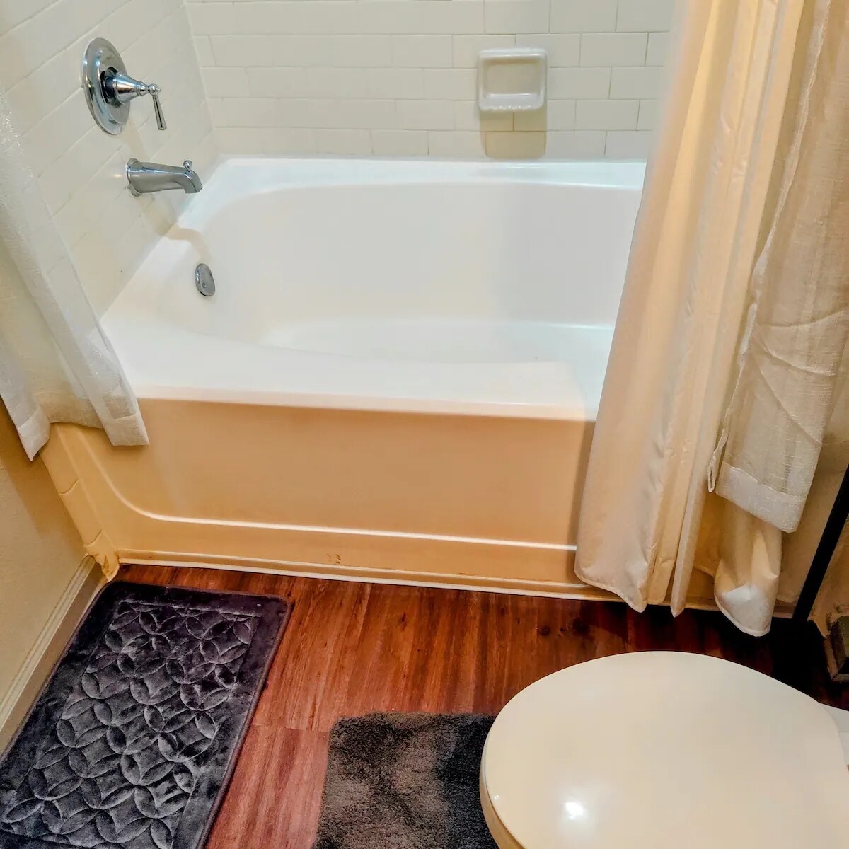 Bathroom Bath - 717 Estuary Trl