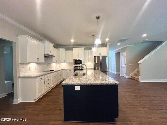 Building Photo - 404 Endicott Ct