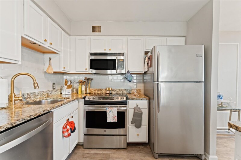 Building Photo - 810 Matson Pl