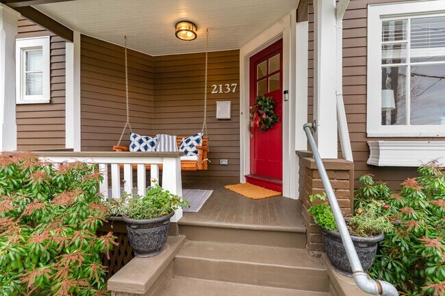 Building Photo - 4bd/3ba Seattle Home