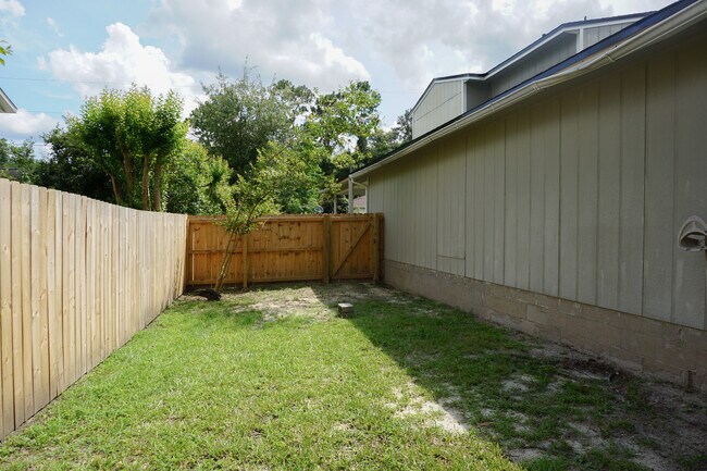 Building Photo - 111 Palmetto Dr