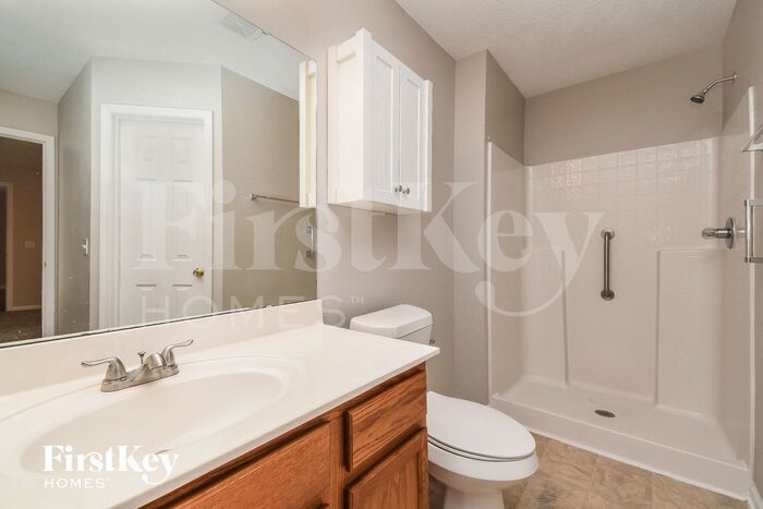 Building Photo - 5603 Village Pond Cir