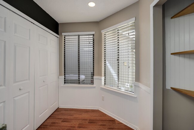 Building Photo - 1 Turtleback Trail