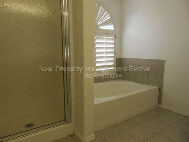 Building Photo - 1560 W Cindy St