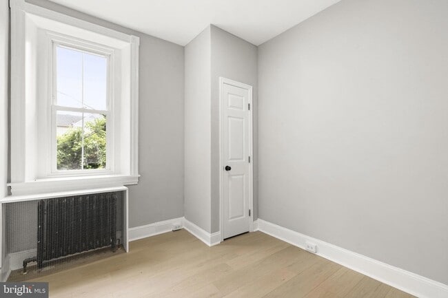 Building Photo - 216 Collingdale Ave