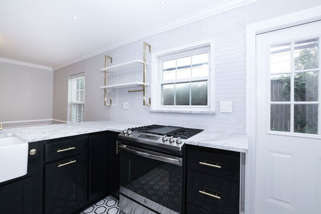 Building Photo - 2209 Nantucket Dr