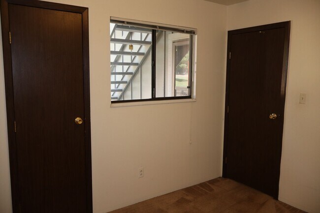 Building Photo - Comfortable Condo Living in Central Fort C...