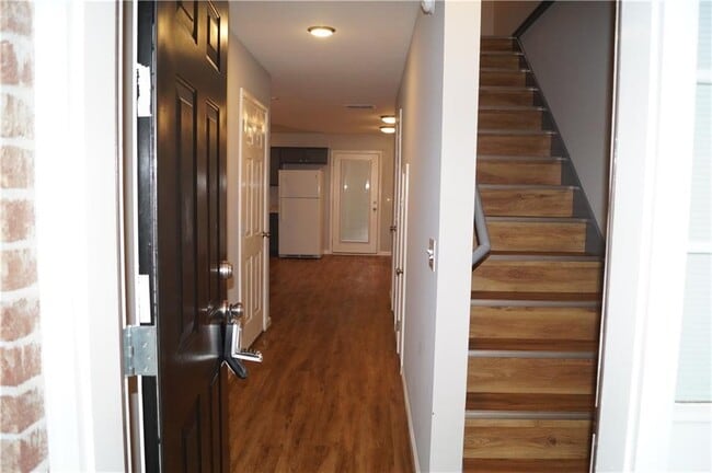 Building Photo - 2839 Meridian Pl