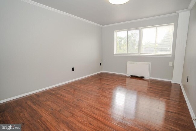 Building Photo - 3737 Clarks Ln