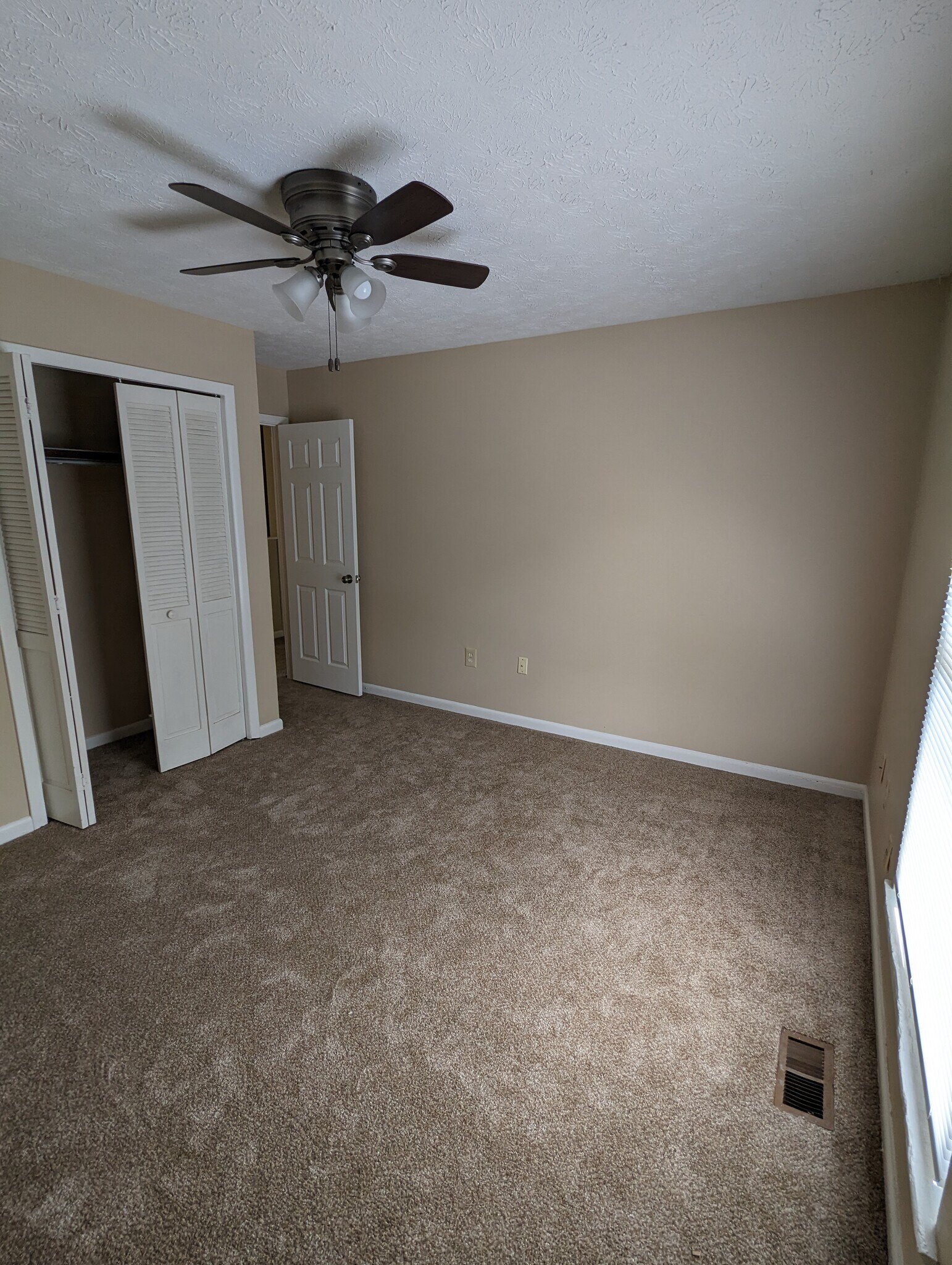 Building Photo - 1200 Robbins Run Ct