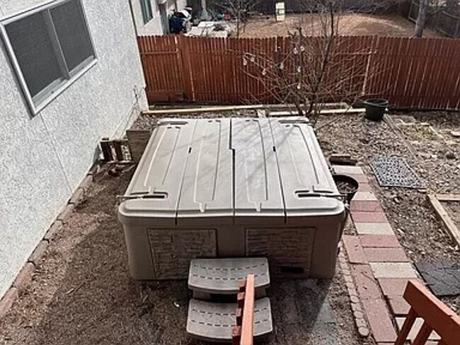 Building Photo - Spacious Home on a Large Lot in Villa Loma Neighborhood in D11