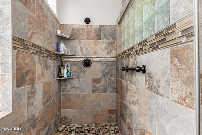 Building Photo - 2735 W Plum Hollow Dr
