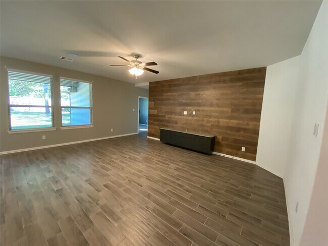 Building Photo - 210 Emory Birch