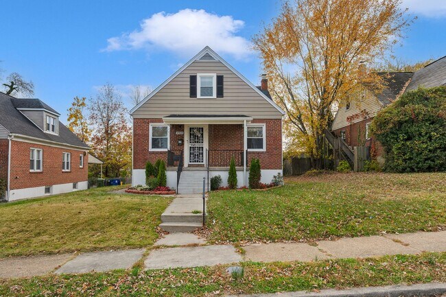 Building Photo - 4923 Lasalle Ave