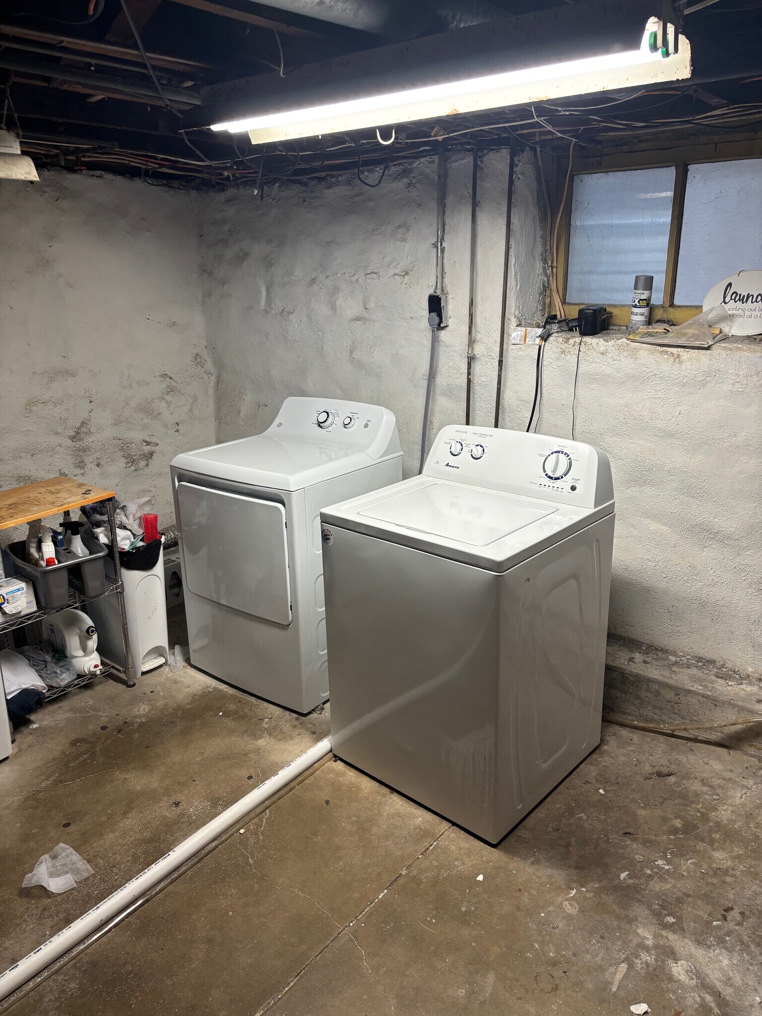 Building Photo - 5054 Winona Ave