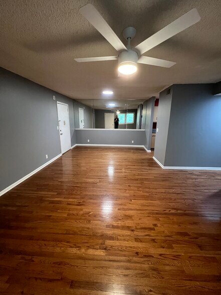 Building Photo - 2929 Selena Dr