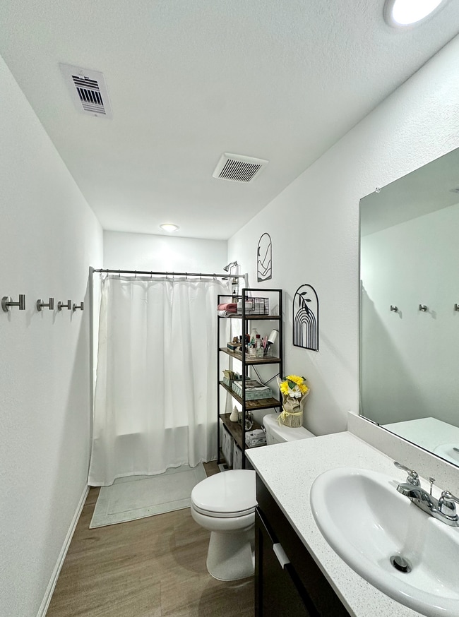 guest rr - 18918 Sorento Bay Ln