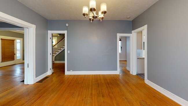 Building Photo - Four Bedroom Historic Clifton Gem!