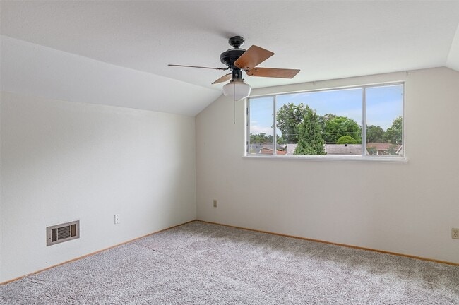 Building Photo - 3419 Oleander Pl