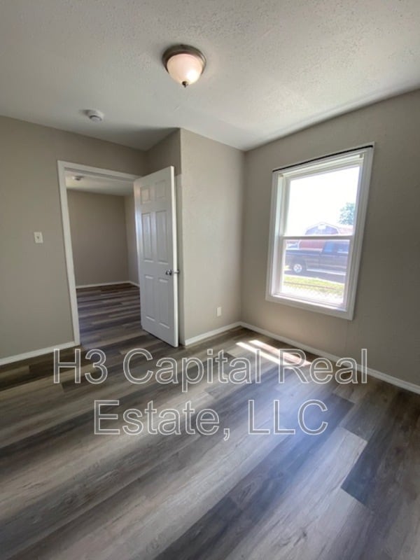 Building Photo - 2040 5th St