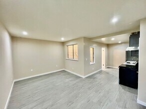 Building Photo - PM0277