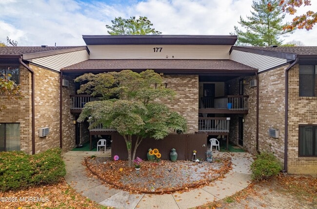 Primary Photo - 177 Amberly Dr