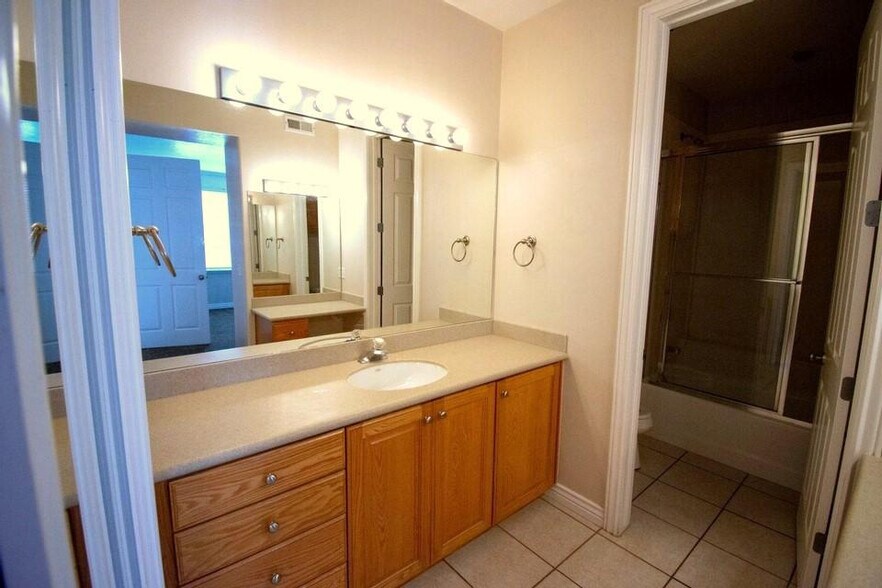 Building Photo - 272 W 400 N